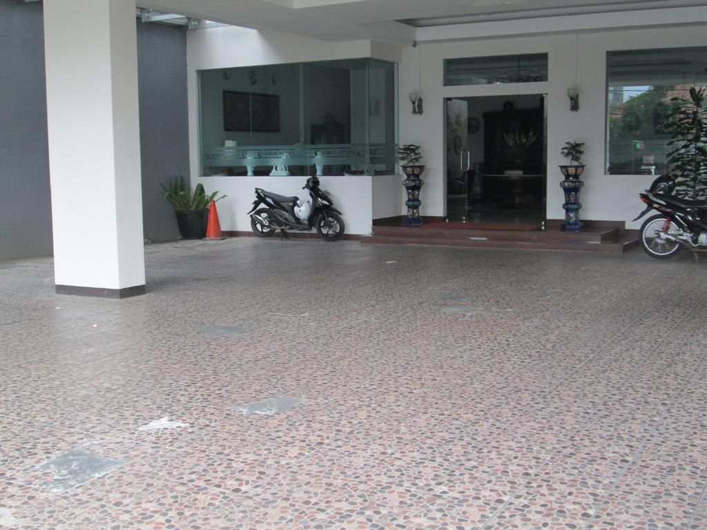 Hotel Emia Bandung Exteriér fotografie